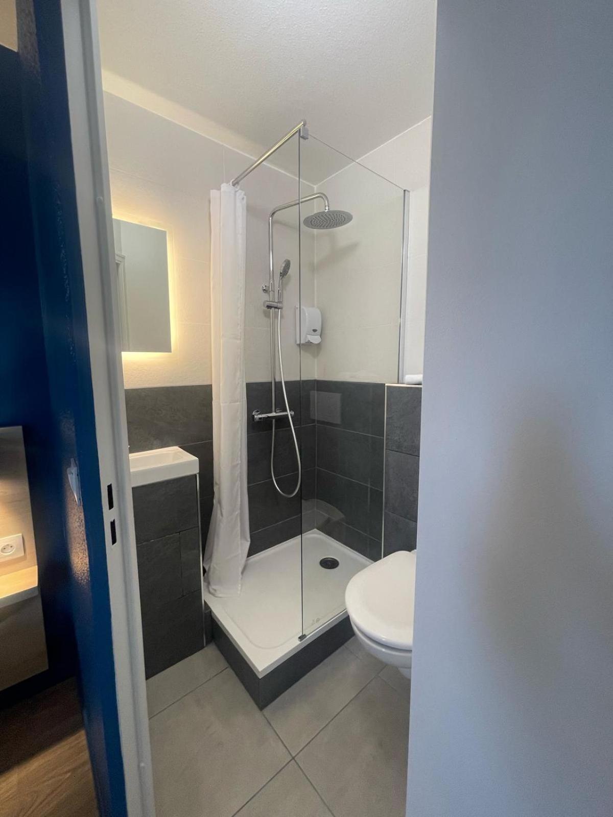 Kyriad Direct Dreux Exteriör bild